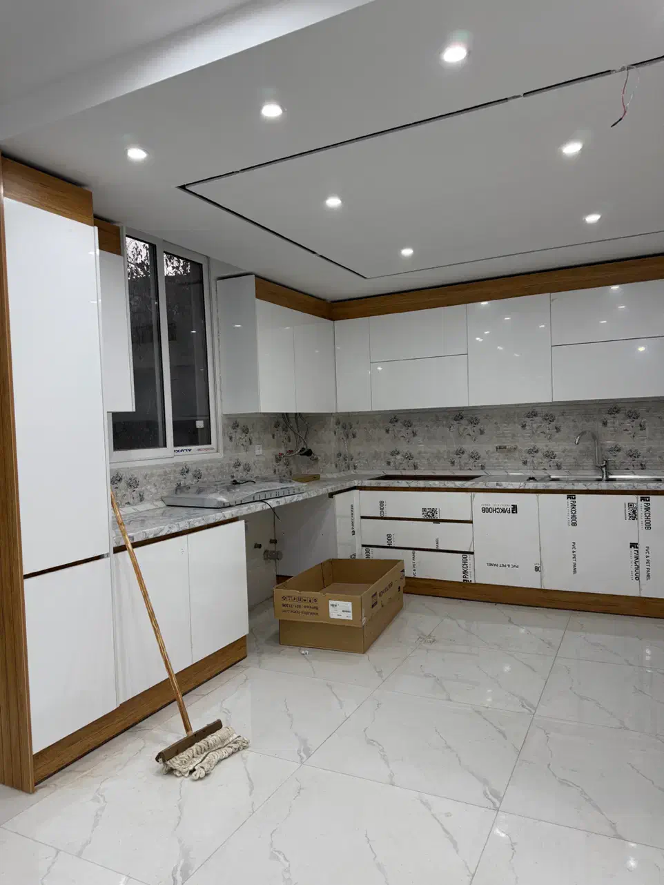 همکف حیاط دار / بدون پارکینگ / عارف|فروش آپارتمان|شاهین‌شهر, نظامی|دیوار