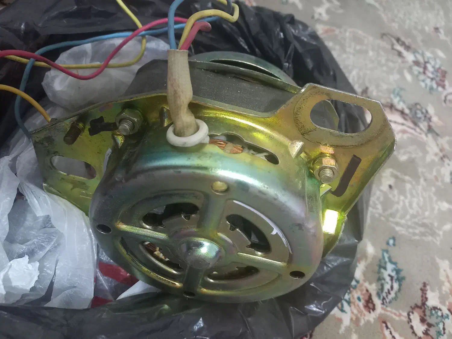 موتور ماشین لباسشویی هایر|ماشین لباسشویی و خشککن لباس|پرند, فاز ۵|دیوار