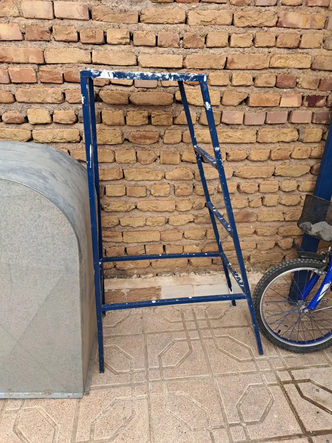 چهارپایه فلزی دست ساز مقاوم|صندلی و نیمکت|شوط, |دیوار