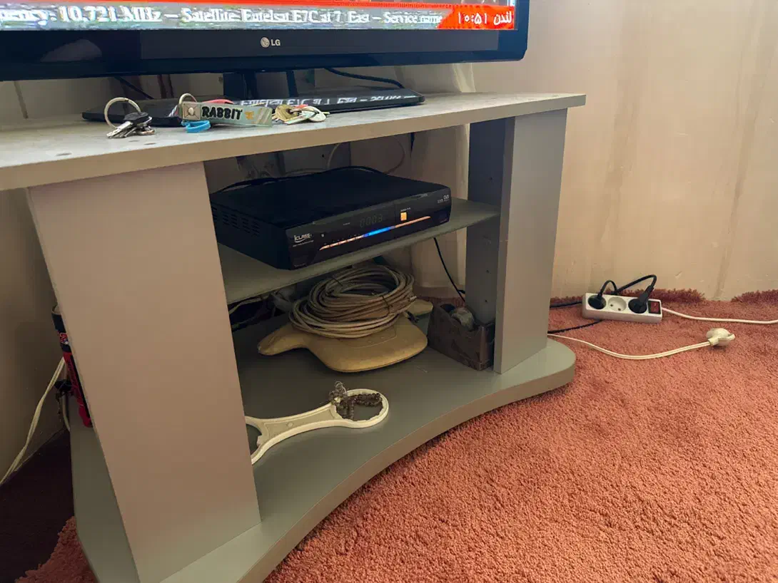 تلوزیون با زیر تلوزیونی|تلویزیون و پروژکتور|گنبد کاووس, |دیوار