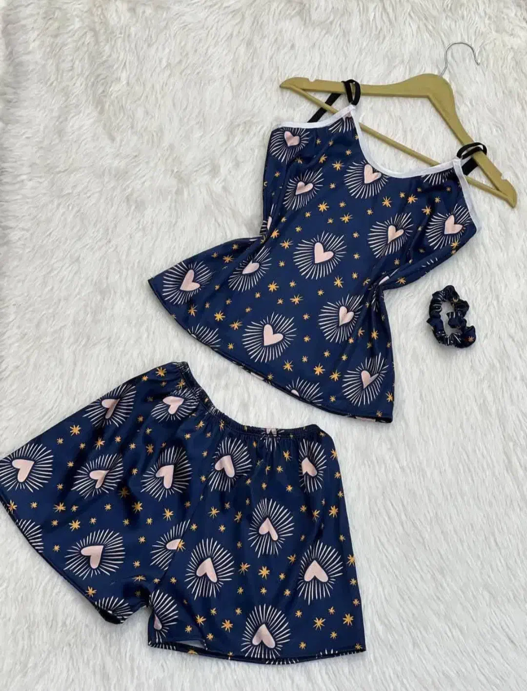 فقط 249|لباس|قم, شهدا|دیوار