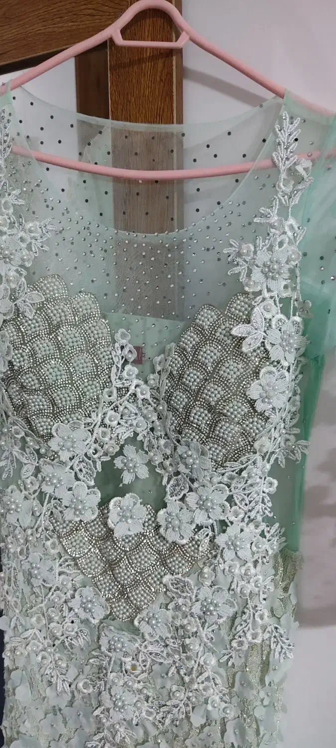 مجلسی|لباس|کرج, حصارک پایین|دیوار