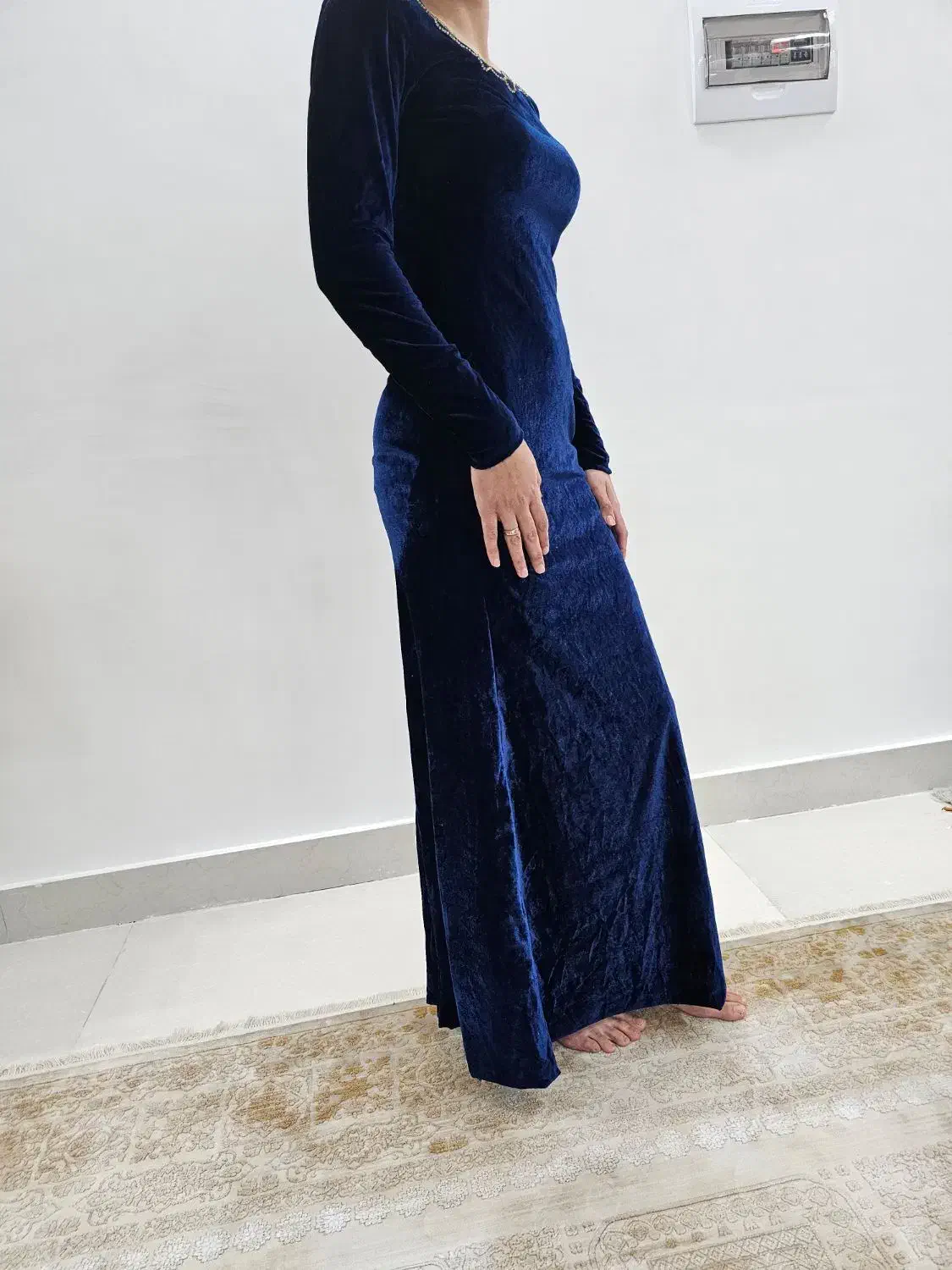 لباس مجلسی مخملی|لباس|کاشان, آیت الله سعیدی|دیوار