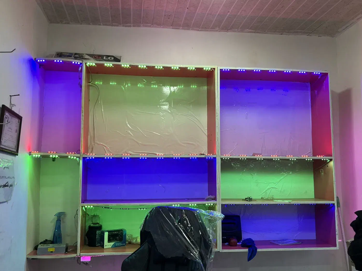 فروش ویژه قفسه و میز زیر قیمت بازار|فروشگاه و مغازه|رشت, پاستوریزه|دیوار