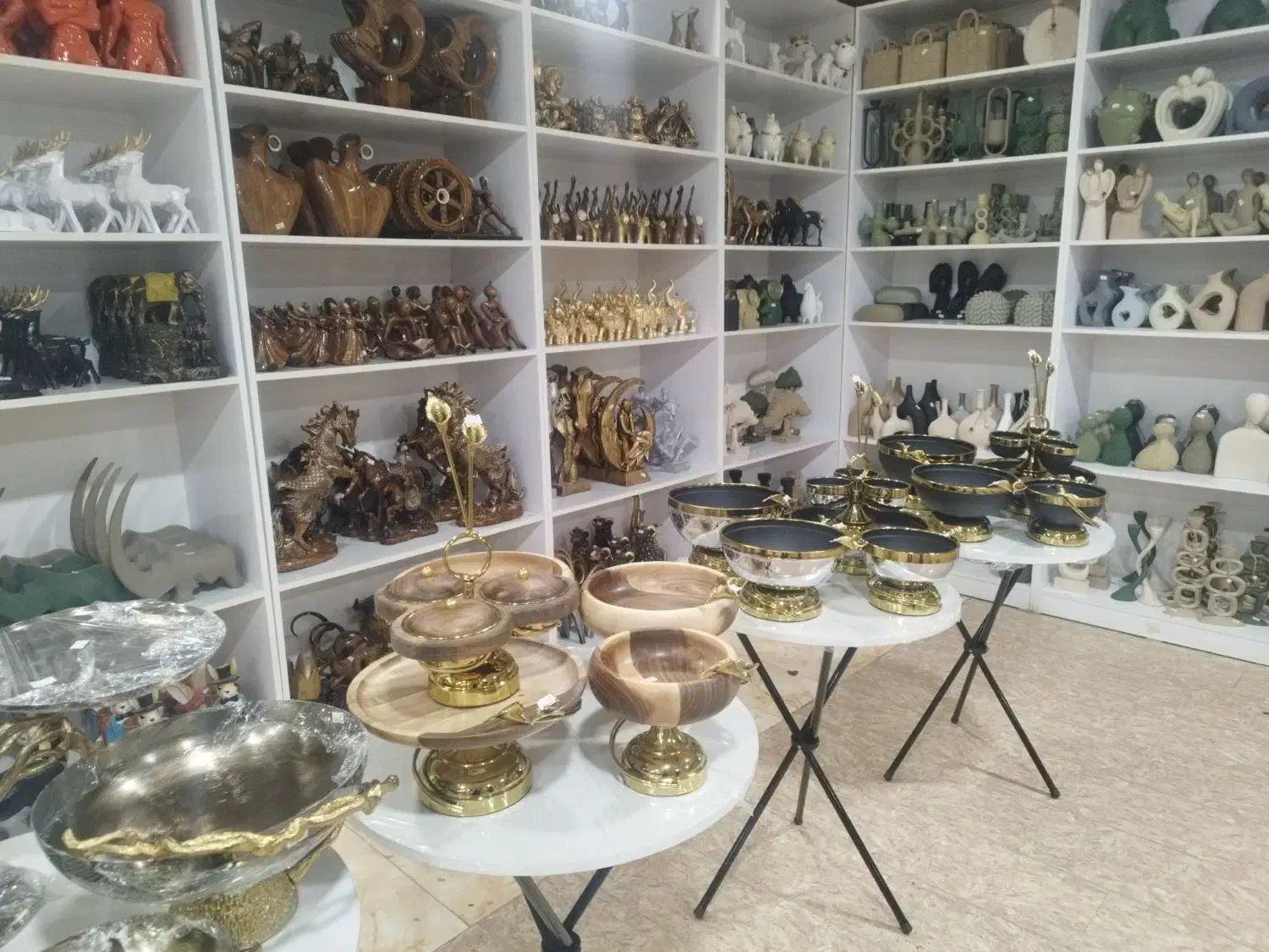 جشنواره فروش گلهای آپارتمانی وگلدان واجناس دکوری|گل و گیاه طبیعی|اصفهان, بهارستان|دیوار