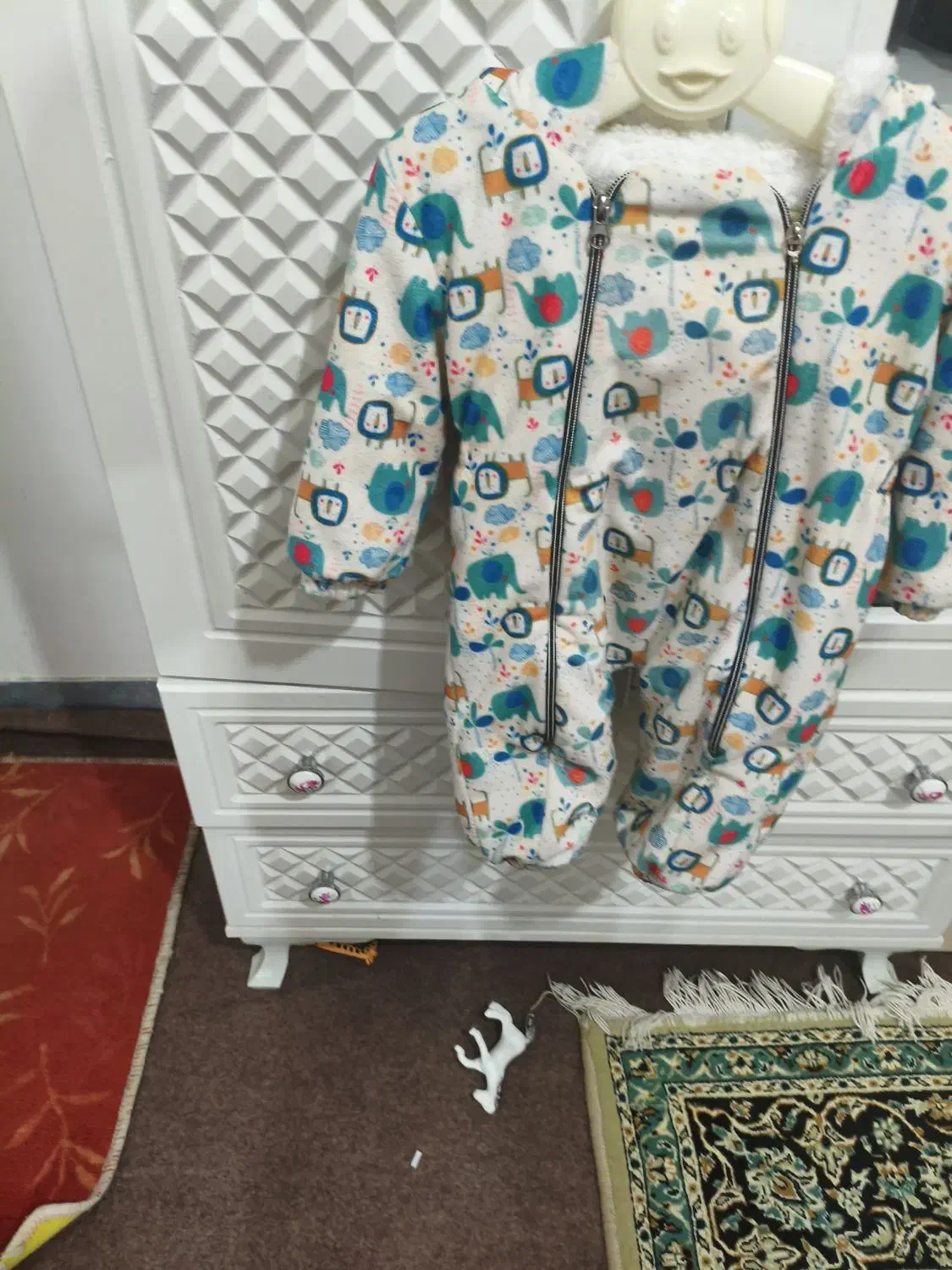 سرهمی بسیار گرم با جنس خیلی لطیف|کفش و لباس بچه|نهاوند, |دیوار