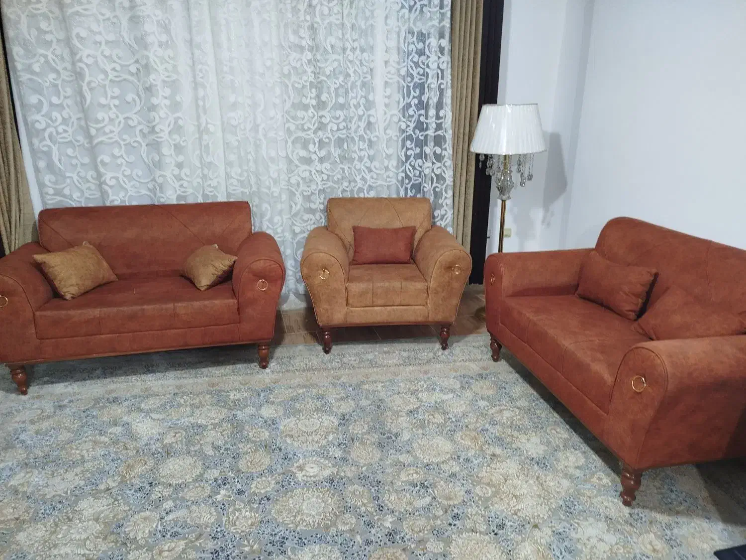 فروش مبل ۹نفره به دلیل تغییردکوراسیون|مبلمان خانگی و میز عسلی|یاسوج, |دیوار