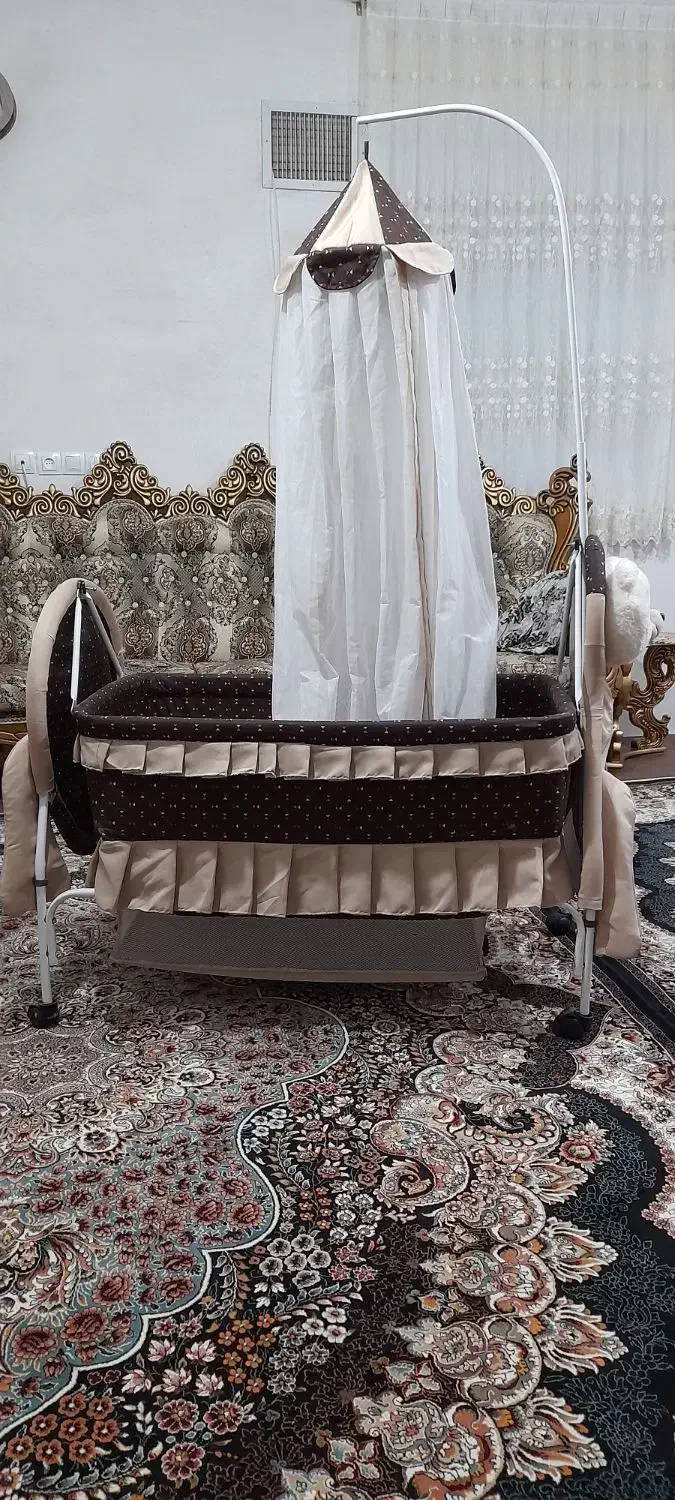 گهواره|تخت و صندلی بچه|بیجار, |دیوار