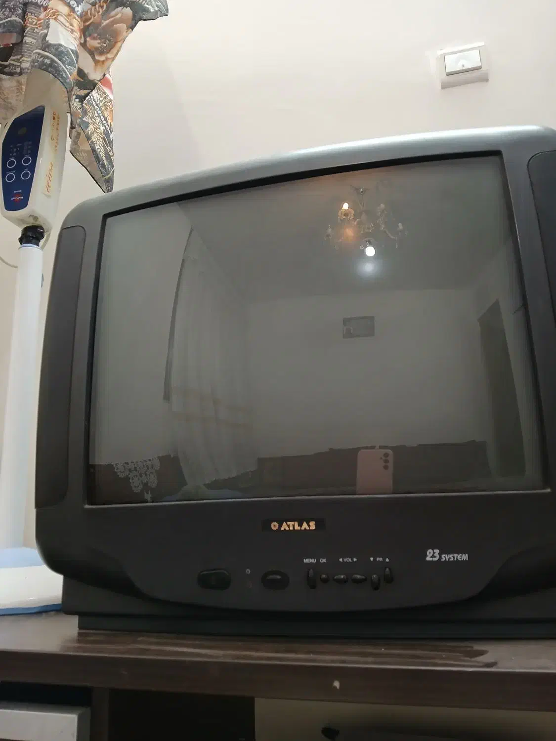 تلویزیون قدیمی|تلویزیون و پروژکتور|مشهد, پروین اعتصامی|دیوار