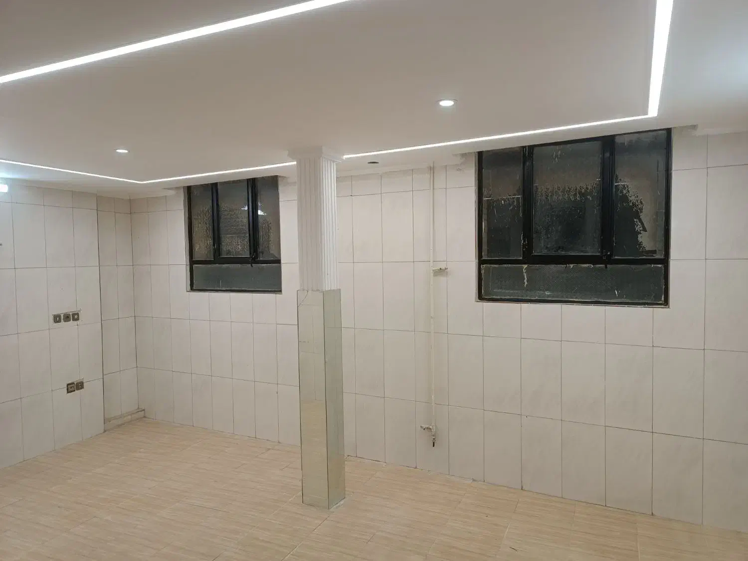 واحد با موقعیت عالی مناسب برای تجاری و مسکونی|اجارهٔ دفتر کار، اتاق اداری، مطب|اصفهان, ملکشهر|دیوار