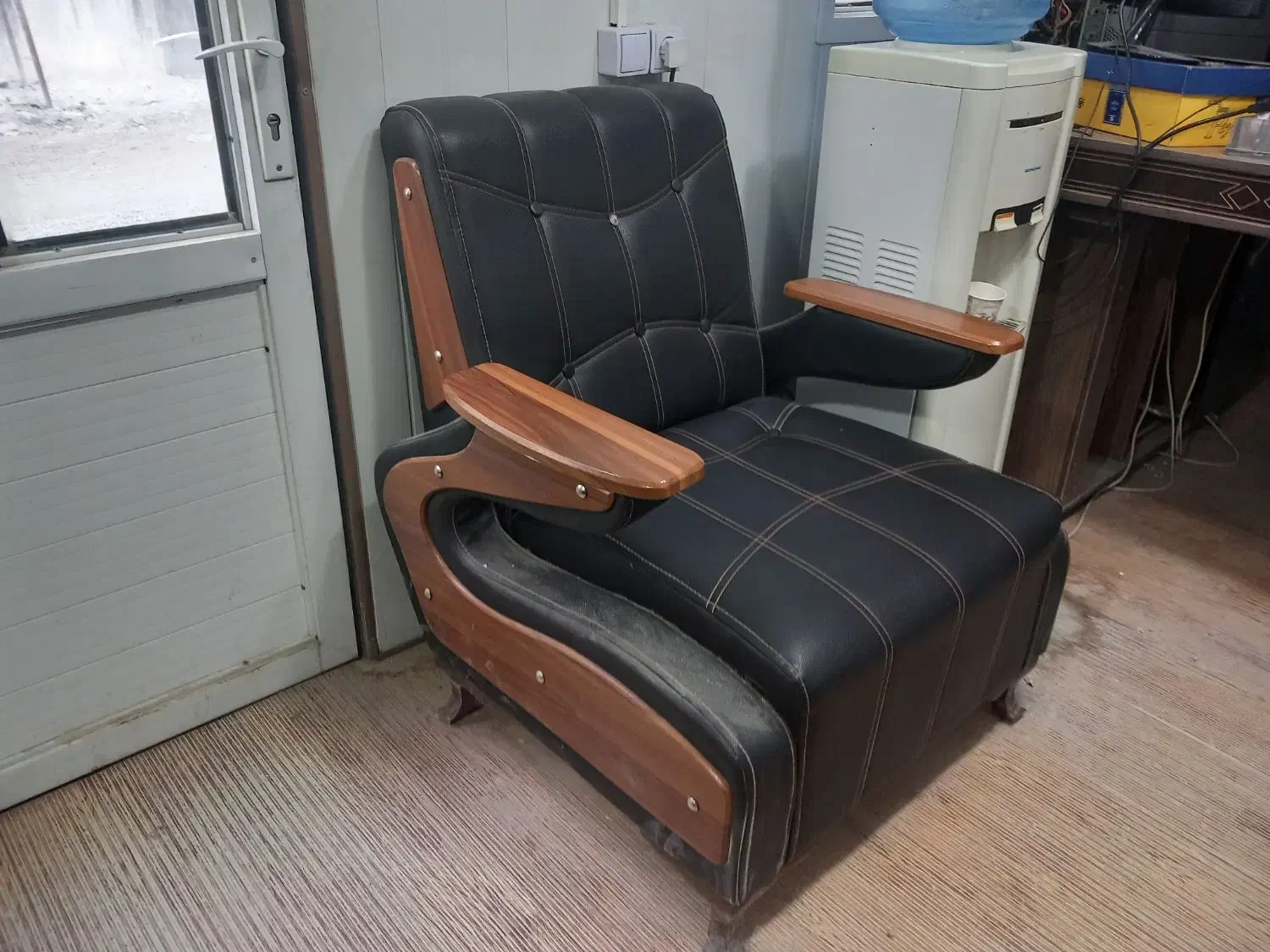 مبل اداری|مبلمان اداری|ری, شهید بهشتی|دیوار