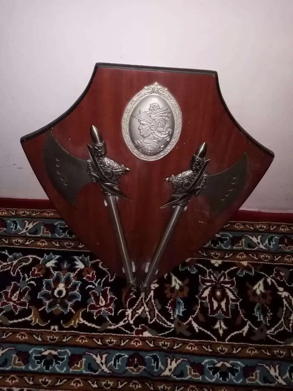 تابلو شمشیر و تبر عتیقه|کلکسیون اشیاء عتیقه|مشهد, ولیعصر (شهرک غرب)|دیوار