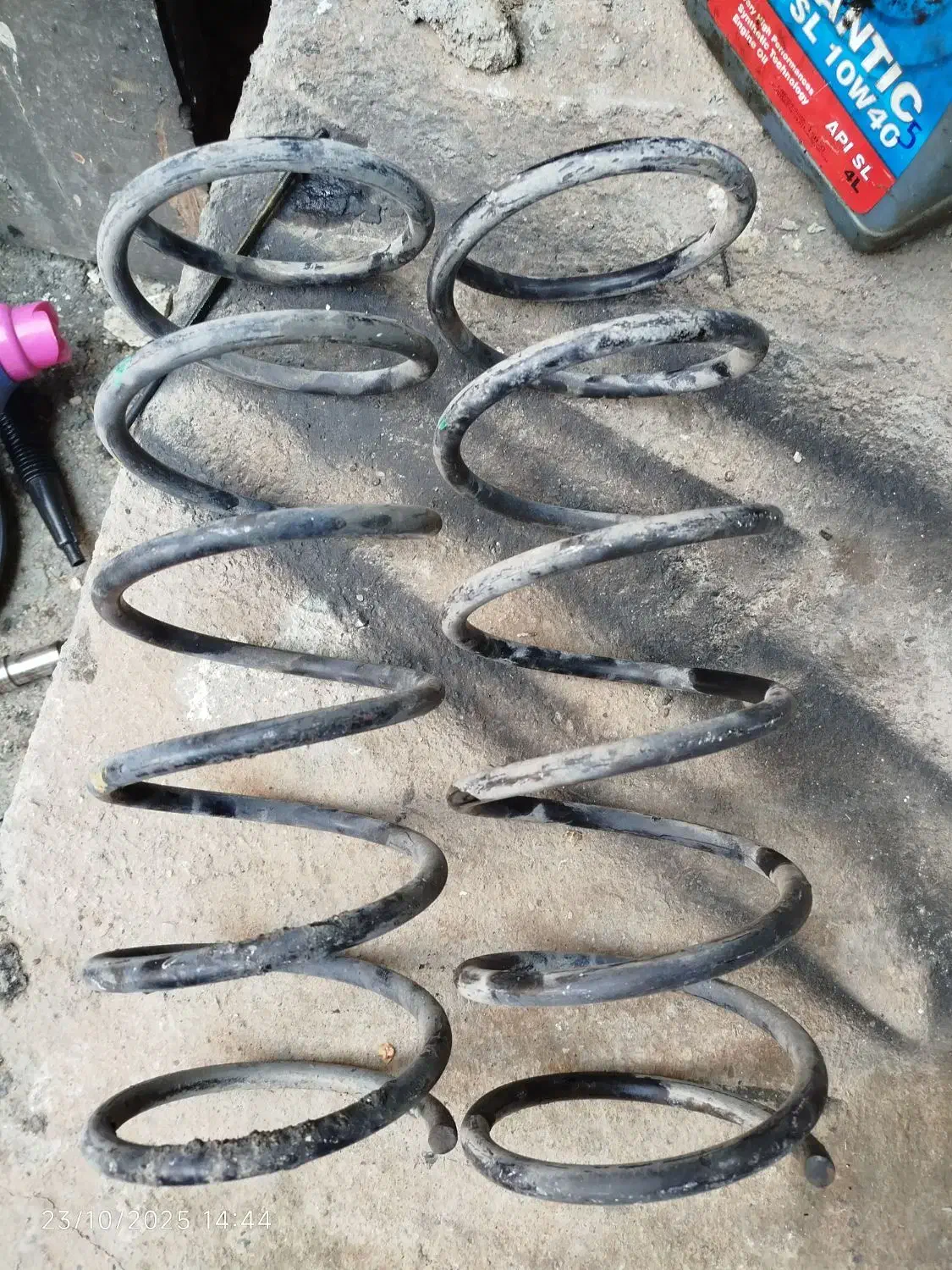 فنر لنزو سپر تیبا سینی فن پژو چراغ تیبا|قطعات یدکی و لوازم جانبی|شیراز, دینکان|دیوار