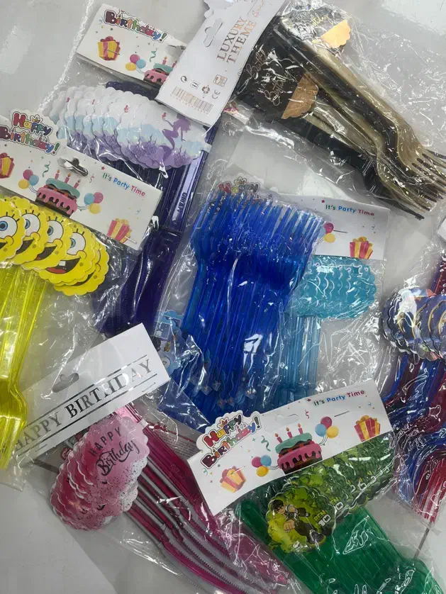 کاردو چنگال کارتونی|ظروف نگهدارنده، پلاستیکی، یکبارمصرف|رشت, دیلمان|دیوار