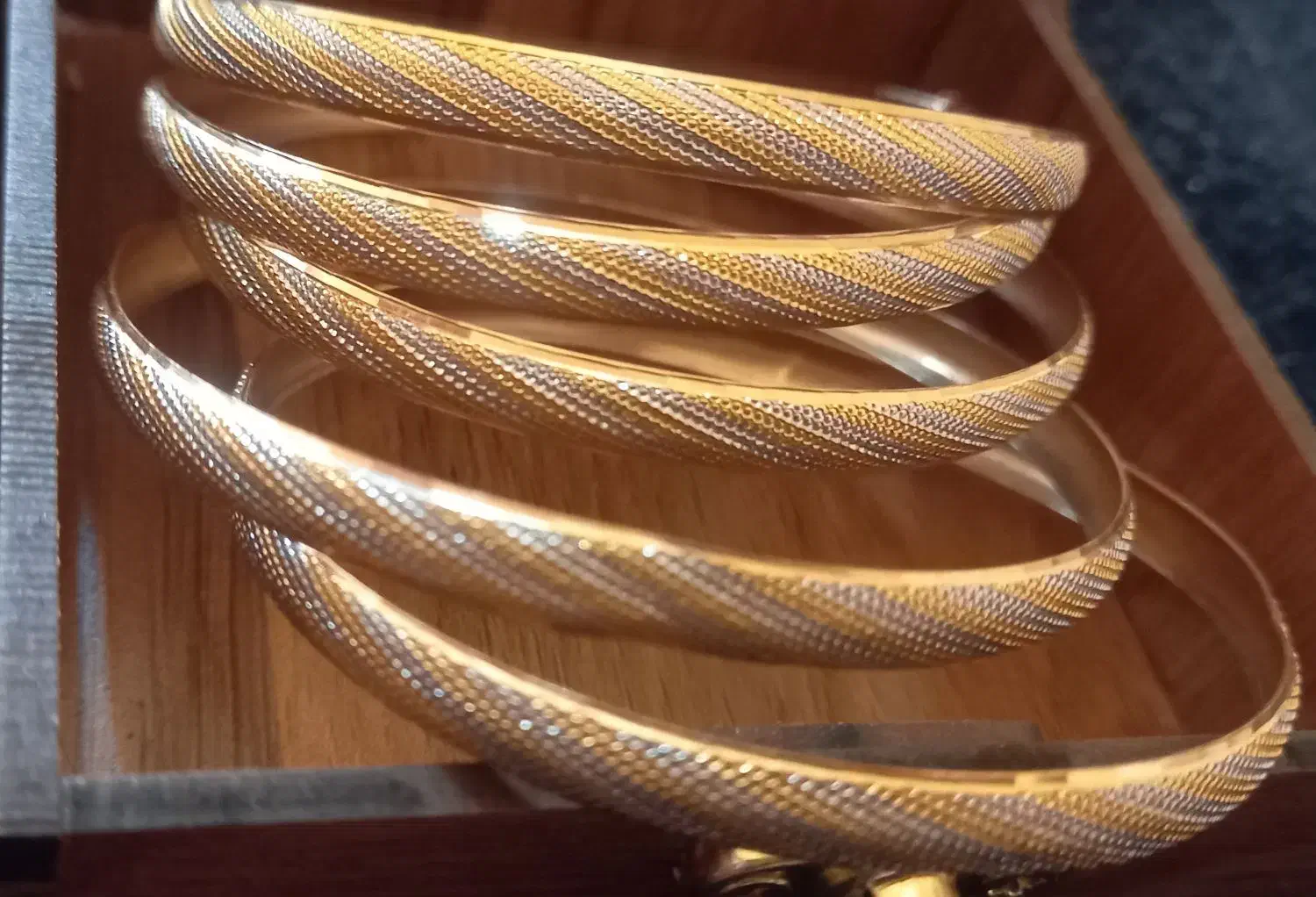 طلای نو با اجرت دست دوم|جواهرات|مبارکه, |دیوار