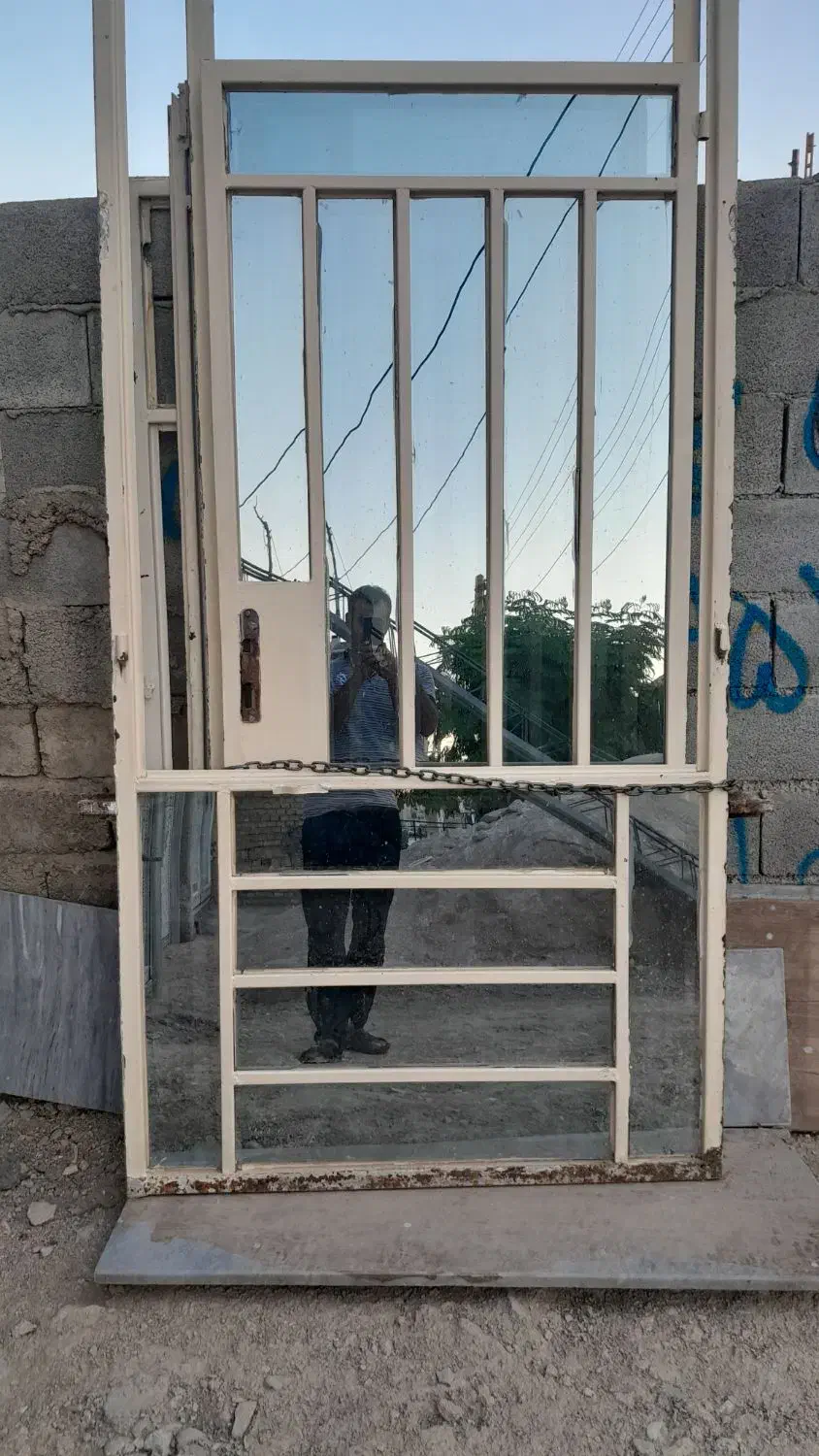 درب حال دو لنگه و درب حال یک لنگه با یک عدد پنجره|مصالح و تجهیزات ساختمان|ایذه, |دیوار