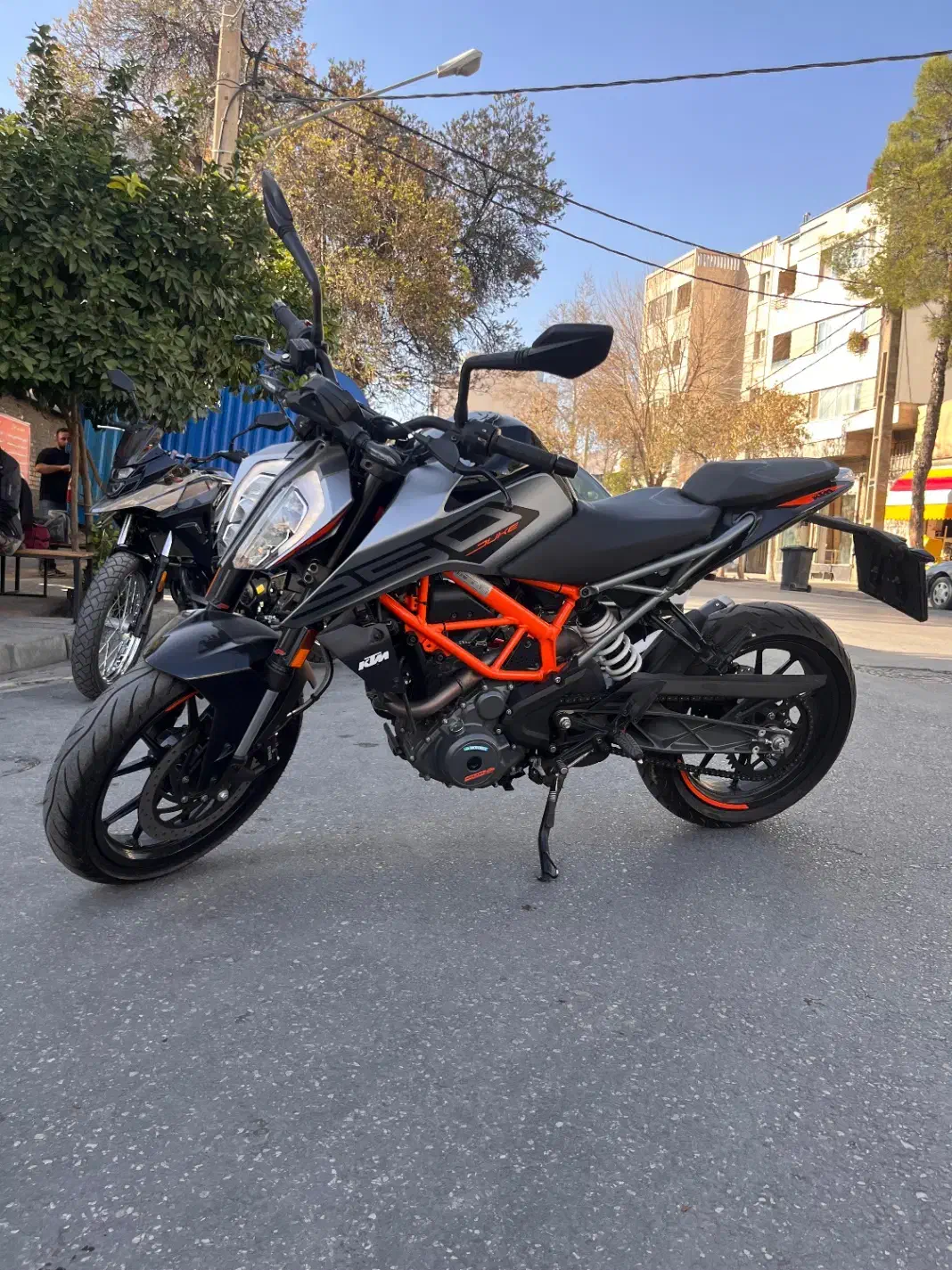 KTM duke 250new|موتورسیکلت|شیراز, باغ تخت|دیوار