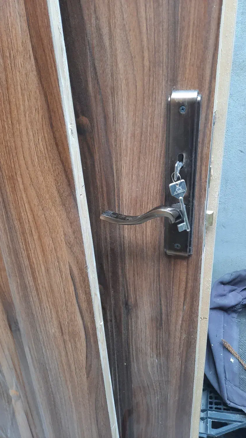 درب چوبی طرحدار با روکش ملامینه|مصالح و تجهیزات ساختمان|آمل, |دیوار