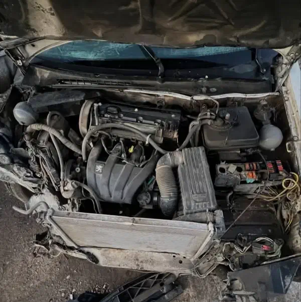 زانتیا ۲۰۰۰ مدل ۱۳۸۳|خودرو سواری و وانت|ابریشم, |دیوار