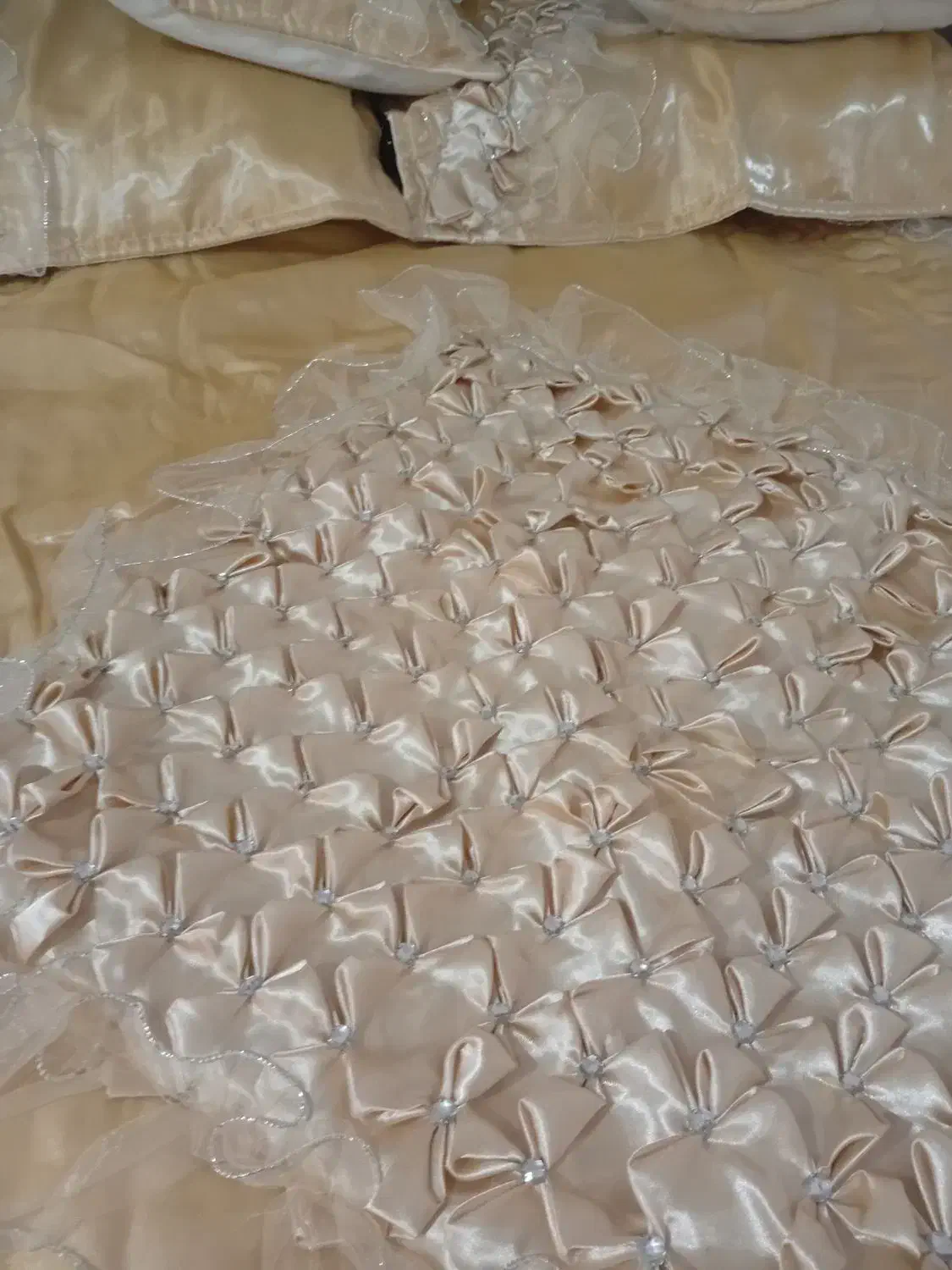 روتختی نونواصلااستفاده نشده مناسب جهیزیه|رختخواب، بالش، پتو|قزوین, |دیوار