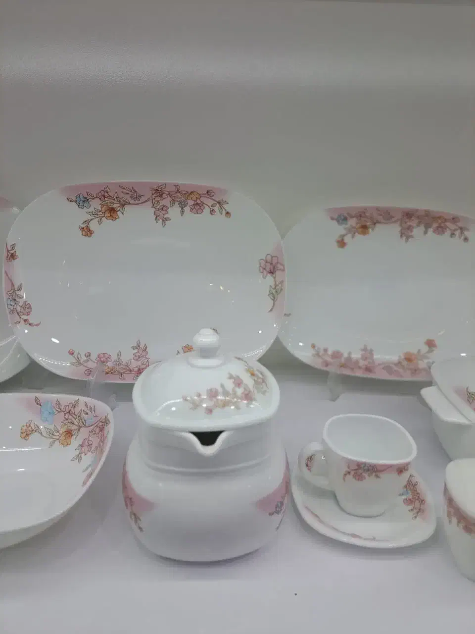 آرکوپال سرویس جهیزیه کامل ارکوپال 45 پارچه وارداتی|ظروف سرو و پذیرایی|یاسوج, |دیوار