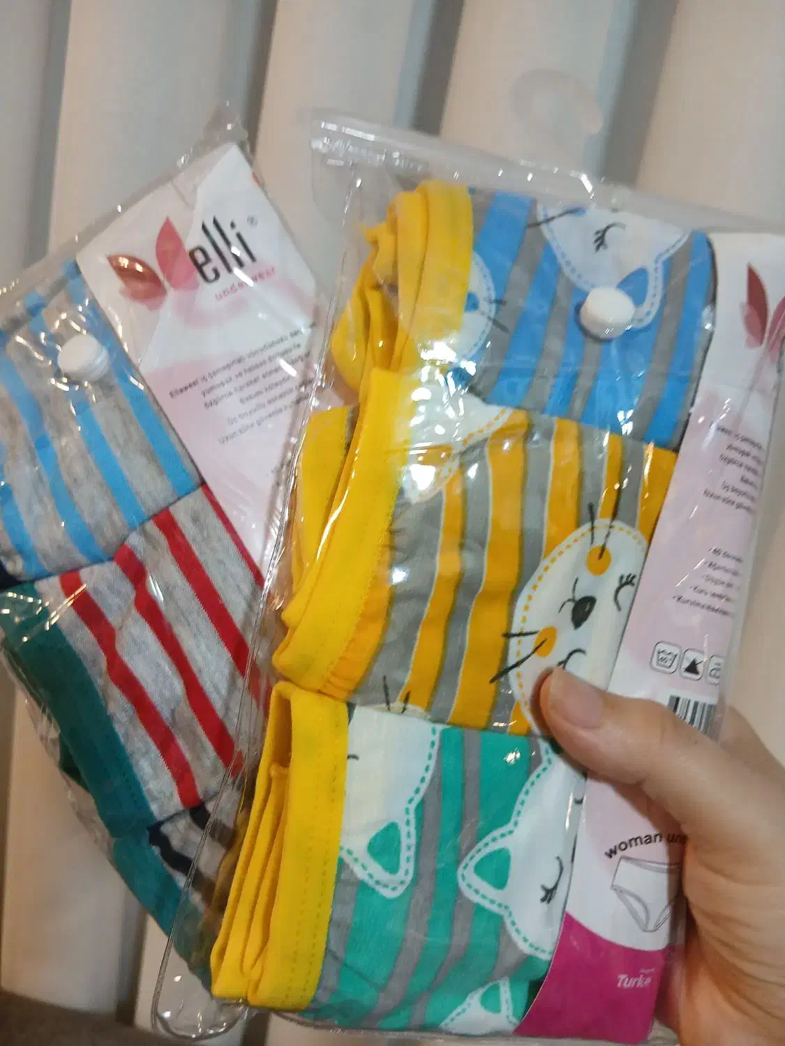 شورت بسته ای|لباس|بندر انزلی, امامزاده|دیوار