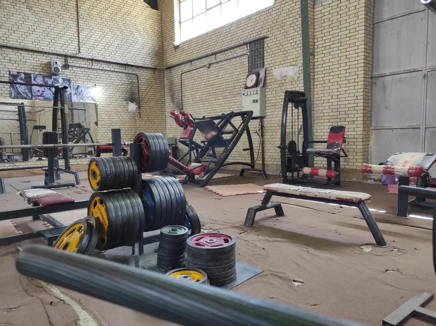 فروش یک ست دستگاه بدنسازی|تجهیزات ورزشی|کر, |دیوار