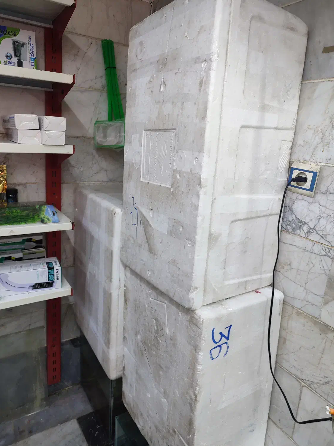 یخدان یونولیت|ظروف نگهدارنده، پلاستیکی، یکبارمصرف|خوی, |دیوار