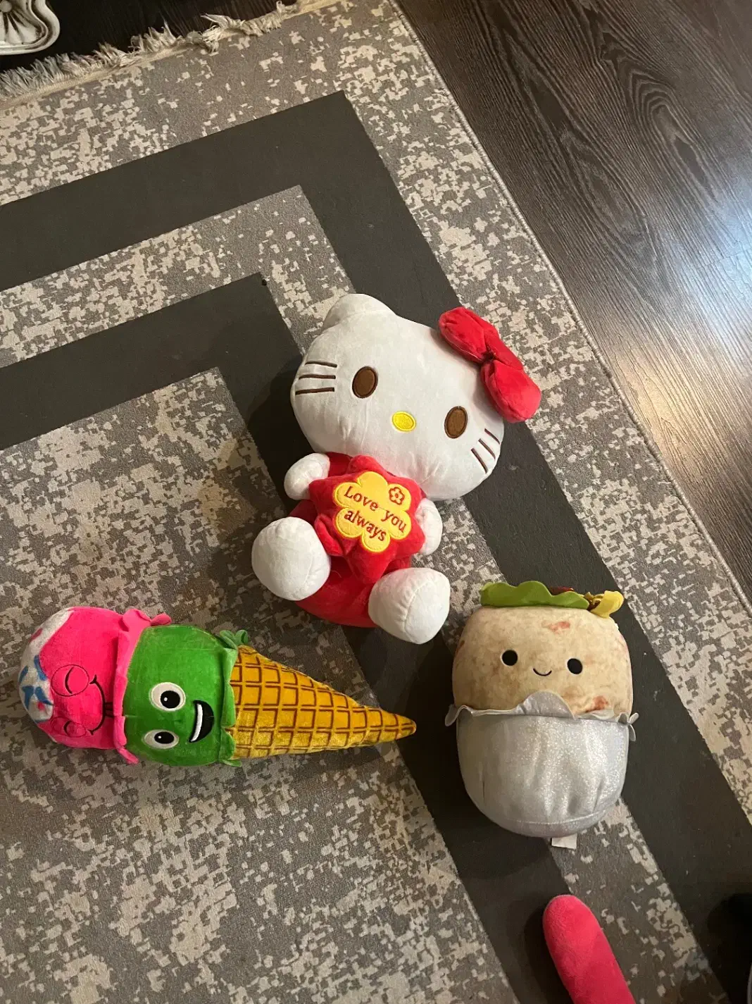 عروسک|اسباب‌بازی بچه|رشت, معلم|دیوار