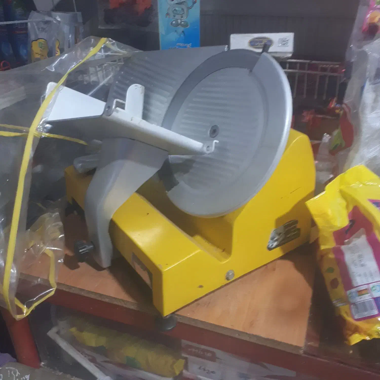 کالباس بر محک درجه یک درحد نو|فروشگاه و مغازه|گتوند, |دیوار