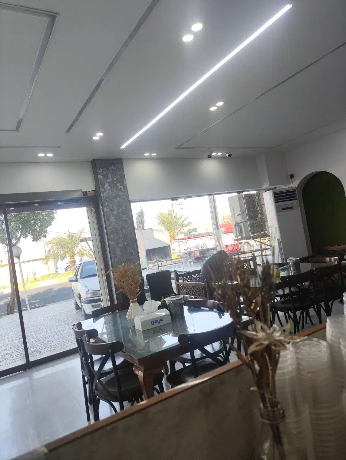 نیرو خانم سالن دار رستوران ..شیفت صبح..|استخدام خدمات فروشگاه و رستوران|جیرفت, |دیوار