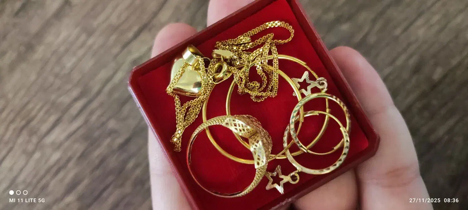 مقداری طلا|جواهرات|یاسوج, |دیوار