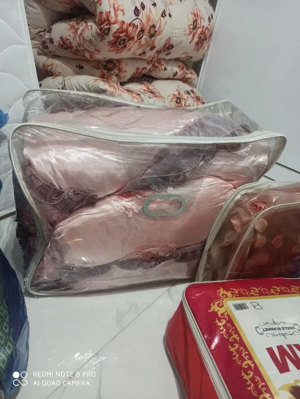تشک مهمان و روتختی|رختخواب، بالش، پتو|قزوین, |دیوار