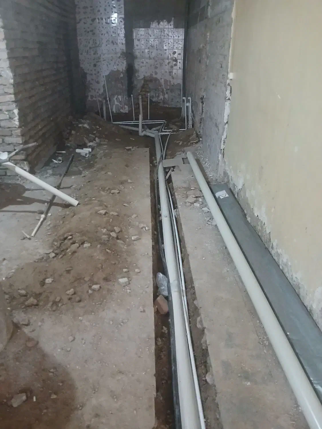 لوله کشی سردوگرم وفاضلاب کلی وجزئی|خدمات پیشه و مهارت|بروجرد, |دیوار