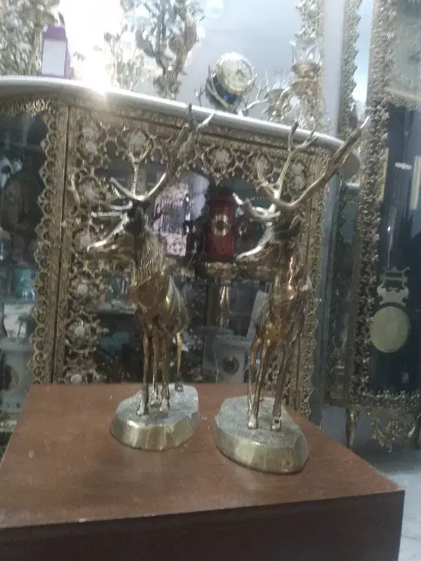 دوعدد گوزن برنجی|مجسمه، تندیس، ماکت|قلعه نو, |دیوار