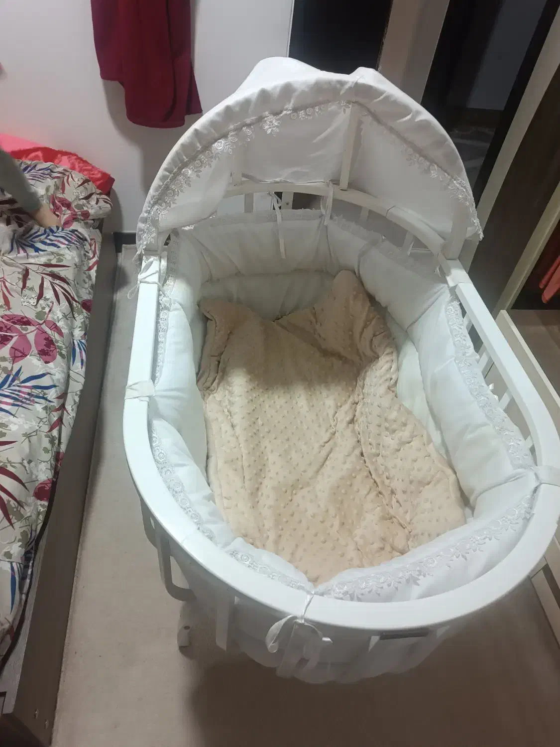 گهواره. سالم|تخت و صندلی بچه|سنندج, |دیوار