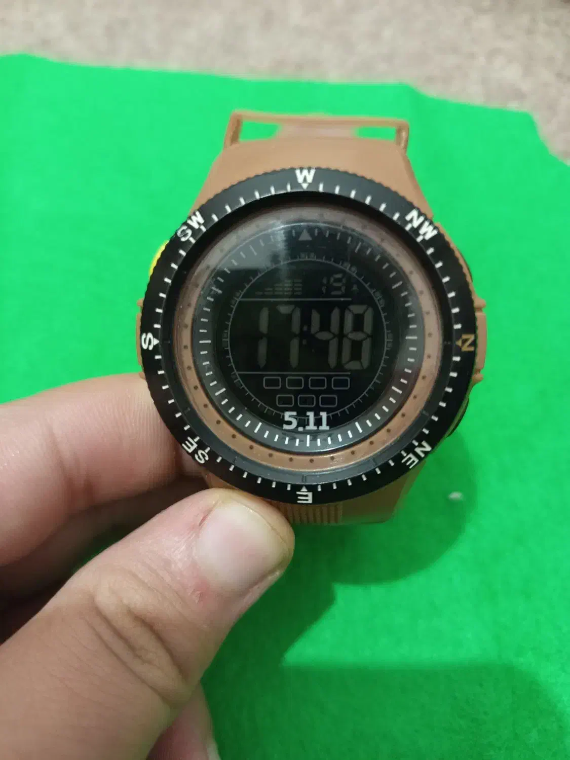 ساعت نو|ساعت|قم, قلعه عموحسین|دیوار