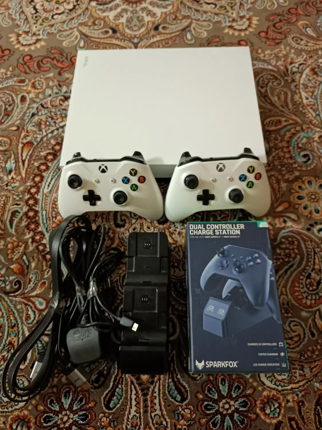 Xbox one x با وسایل کامل|کنسول، بازی ویدئویی و آنلاین|ری, ولی آباد|دیوار