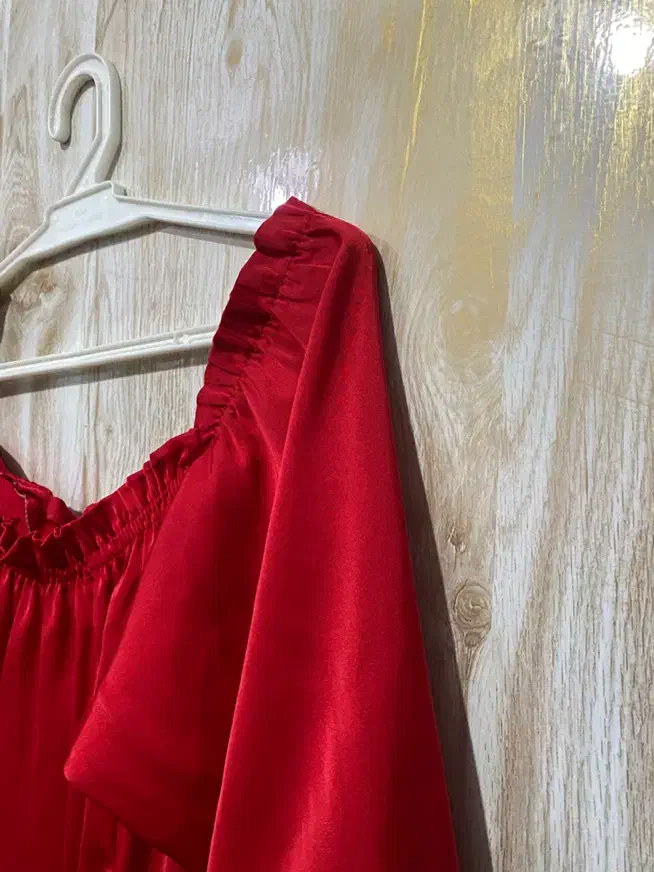 لباس مجلسی|لباس|شیراز, میانرود|دیوار