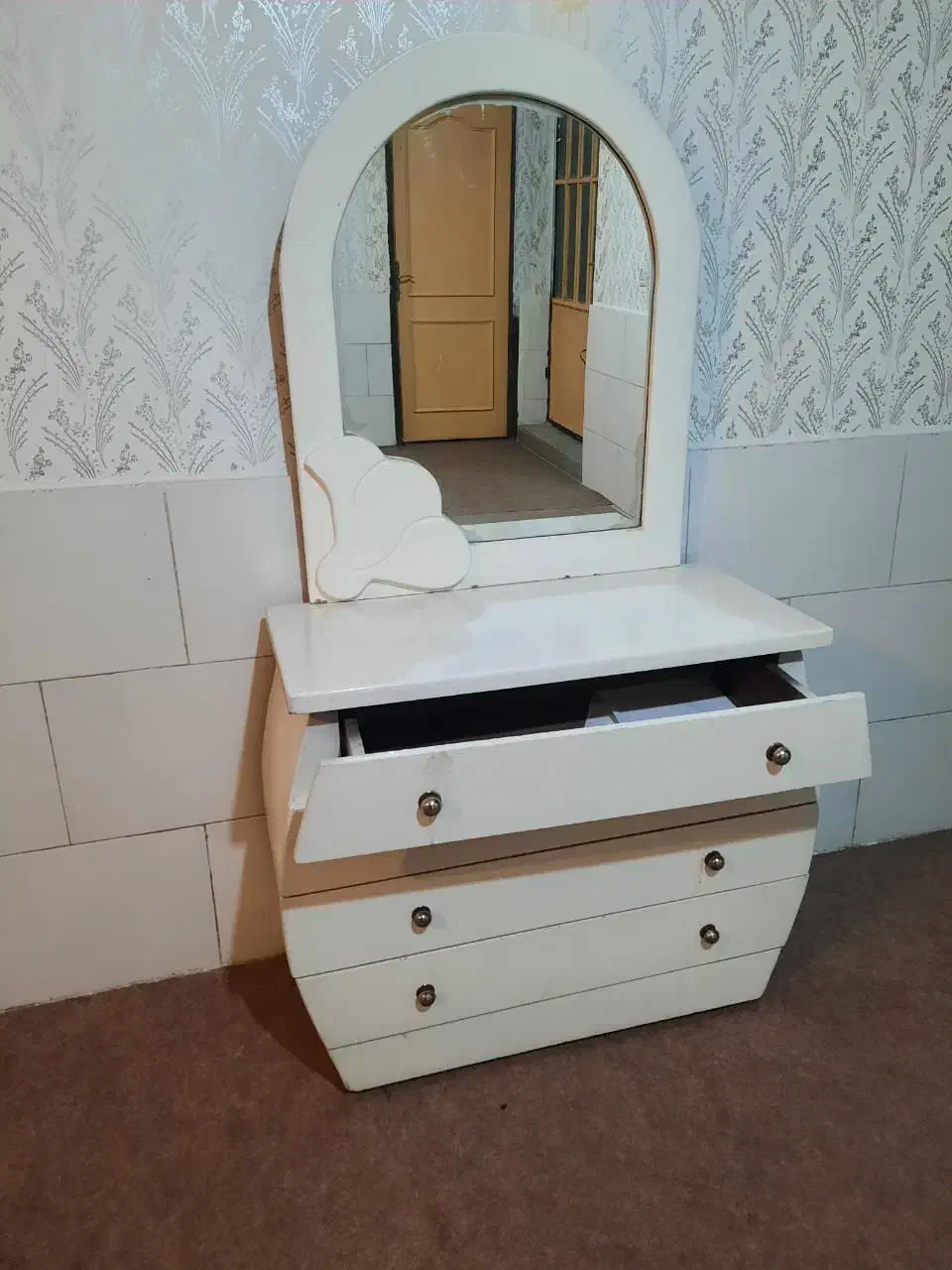 ساعت و بخاری|ساعت|شیراز, میانرود|دیوار