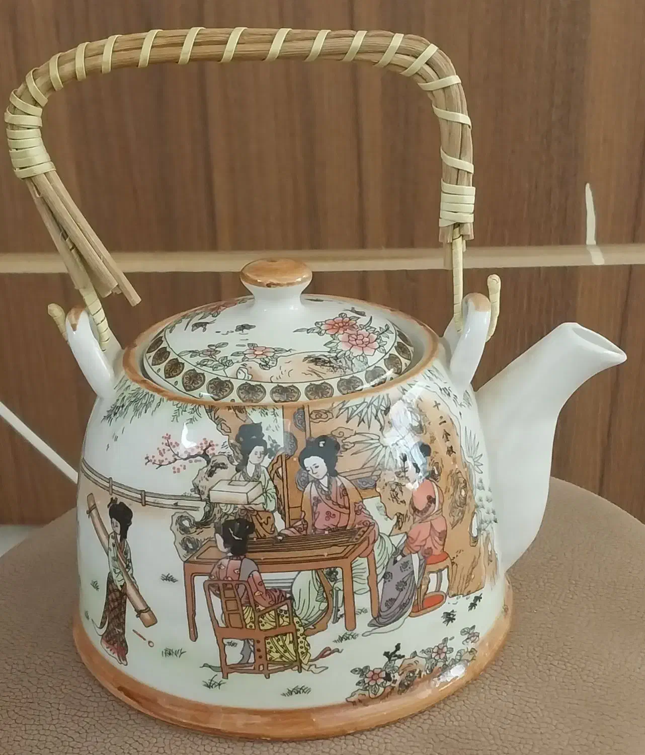 قوری چینی دسته چوبی|قوری، کتری، قهوهساز دستی|نجفآباد, نمازی|دیوار