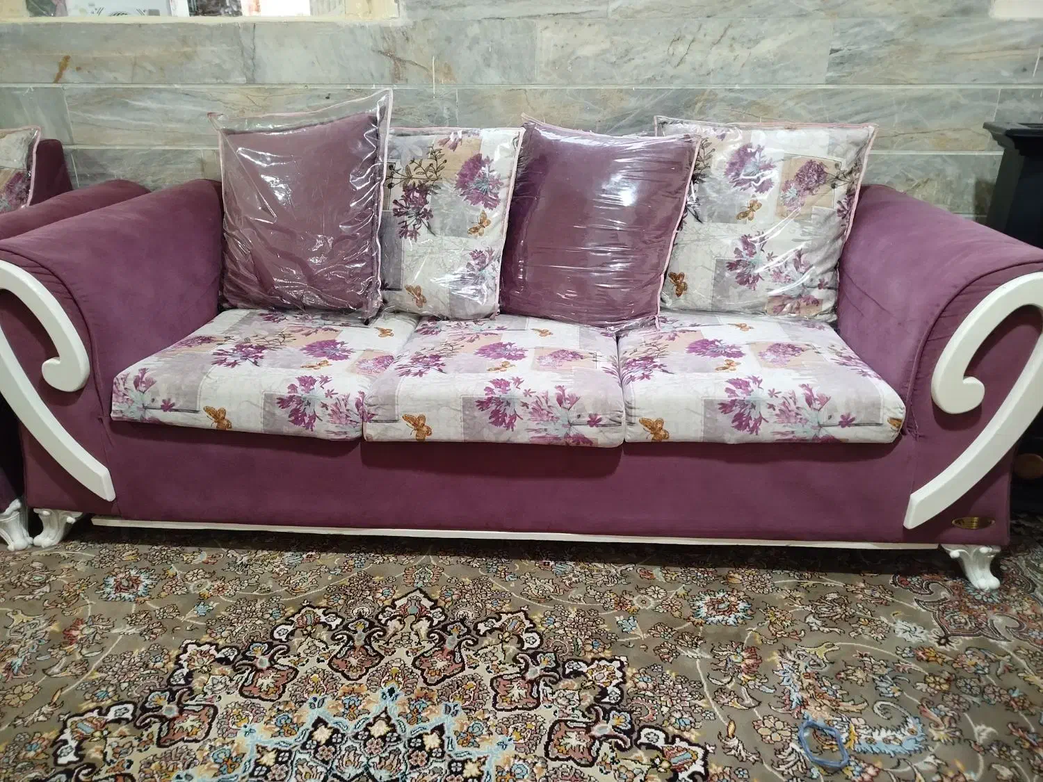 مبل هفت نفره راحتی سالم وتمیز|مبلمان خانگی و میز عسلی|اقبالیه, |دیوار