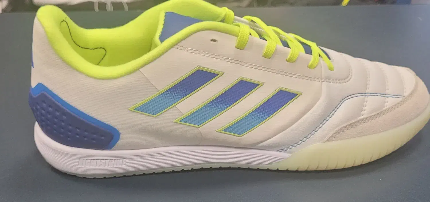 کتونی فوتسال ادیداس|کیف، کفش، کمربند|رشت, کاکتوس|دیوار