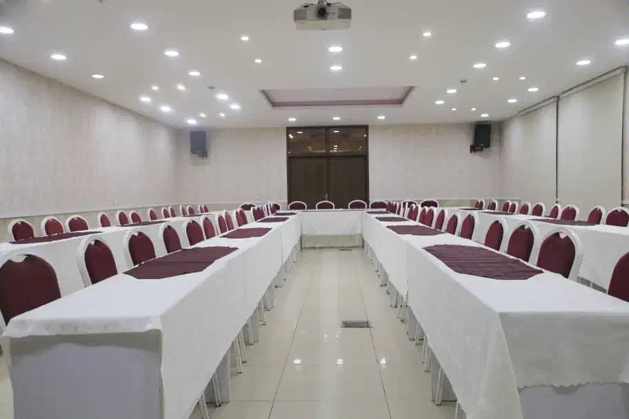 رزرو تالار شیک و مجهز در یزد برای انواع مراسم|خدمات پذیرایی، مراسم|یزد, |دیوار