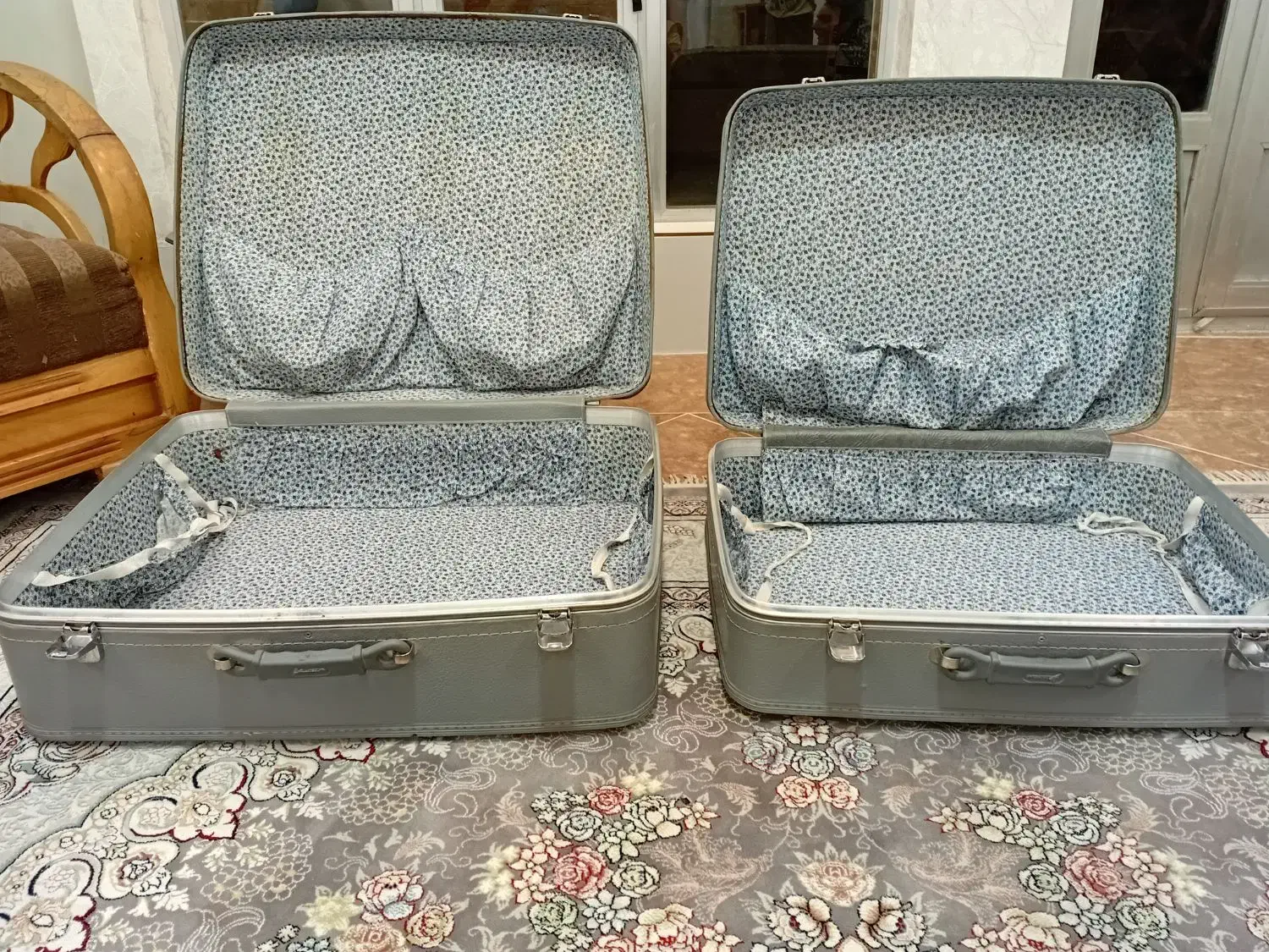 چمدون|کیف، کفش، کمربند|نجفآباد, جلال آباد|دیوار