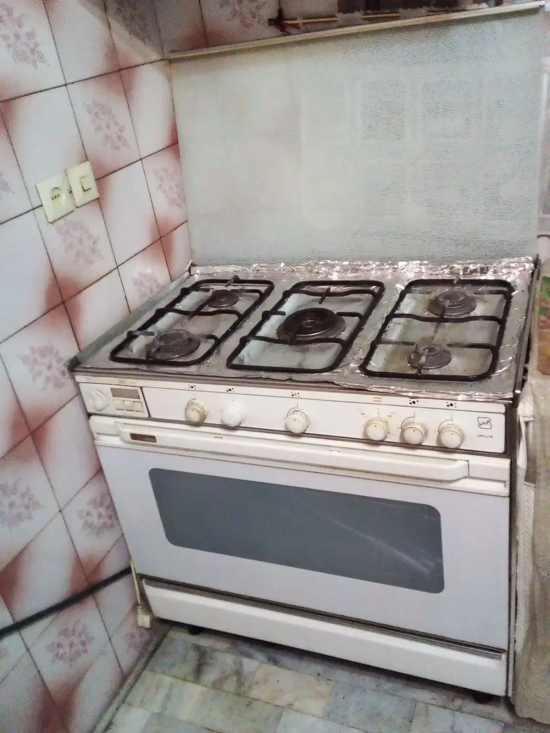 اجاق گاز  ۵شعله  تهران سبحان  فر دار سفید لعاب|اجاق گاز و لوازم برقی پخت‌وپز|تهران, ستارخان|دیوار