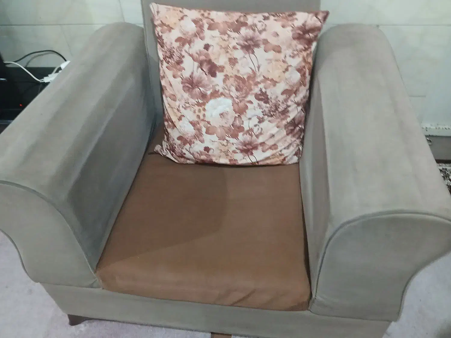 مبل|مبلمان خانگی و میز عسلی|شیراز, شیخ علی چوپان|دیوار