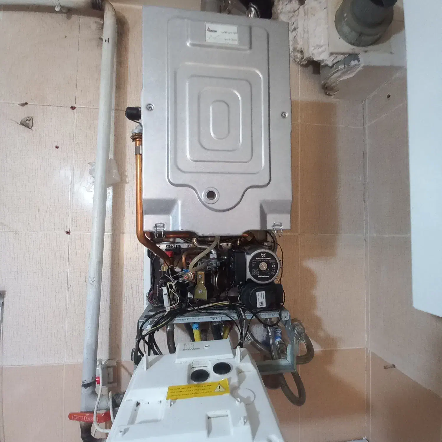 تعمیرات تخصصی پکیج و آبگرمکن دیواری|خدمات پیشه و مهارت|ملایر, |دیوار