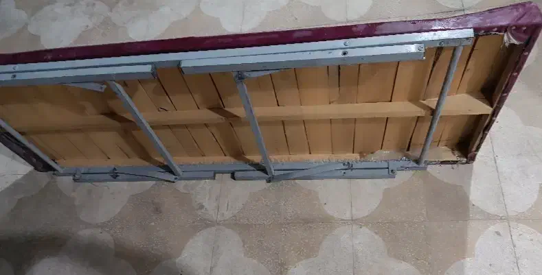 میز تزریقات و سالن|آرایشگاه و سالنهای زیبایی|شیراز, سعدیه جنوبی|دیوار