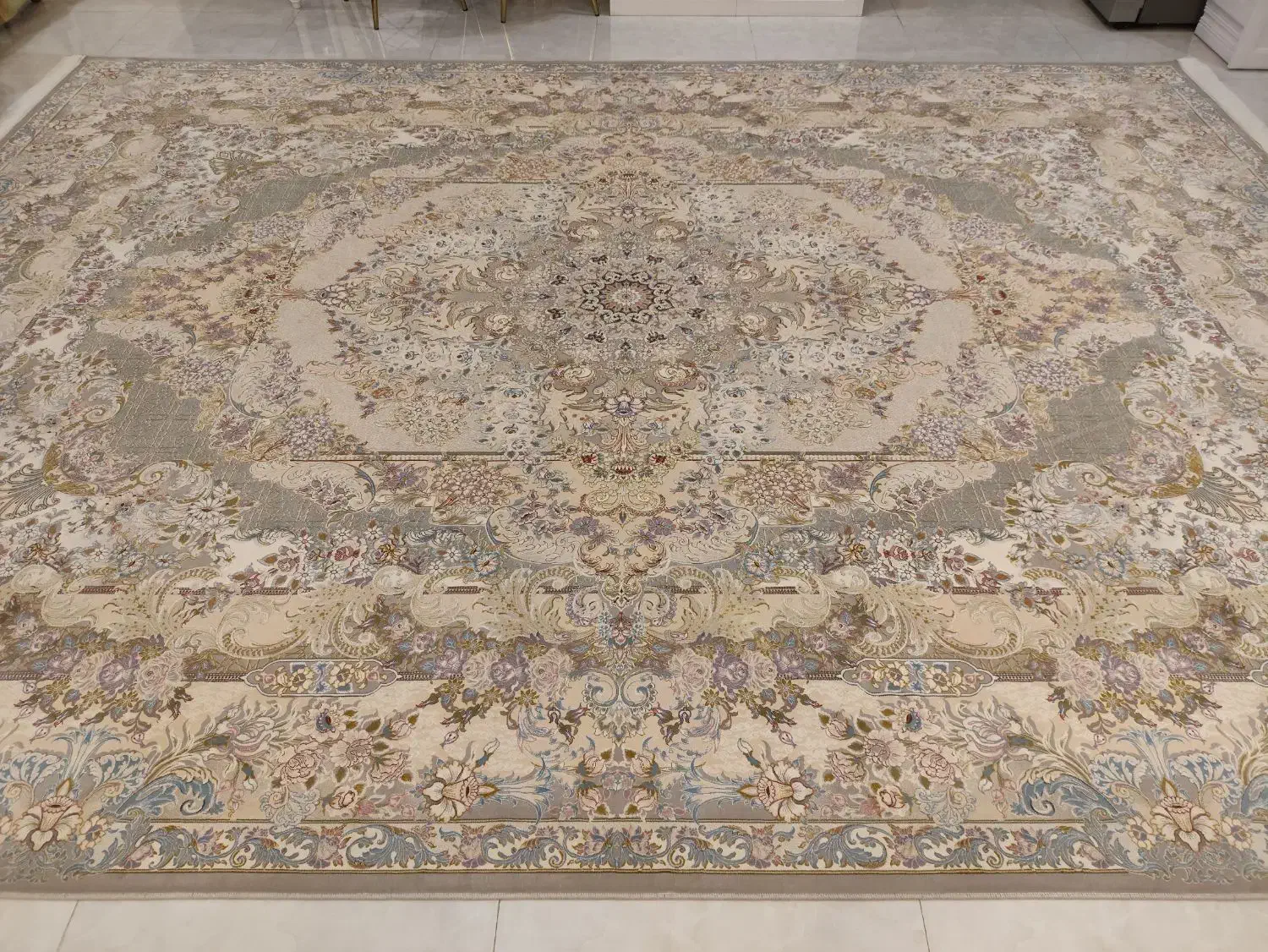 فرش ۱۲متری گل برجسته ۱۲۰۰شانه ۳۶۰۰تراکم|فرش|ری, ولی آباد|دیوار